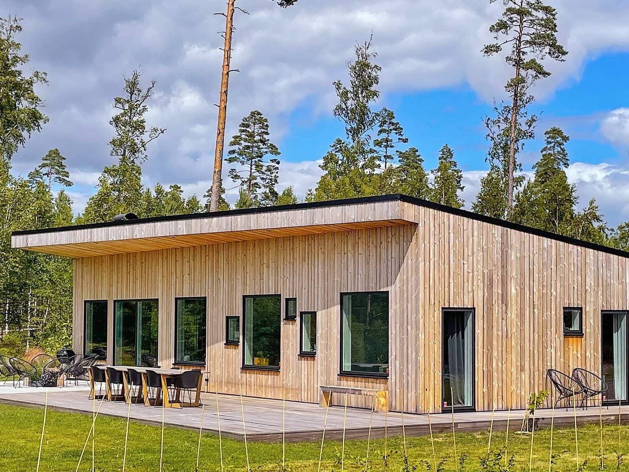 Geräumige Villa am See mit Sauna 1