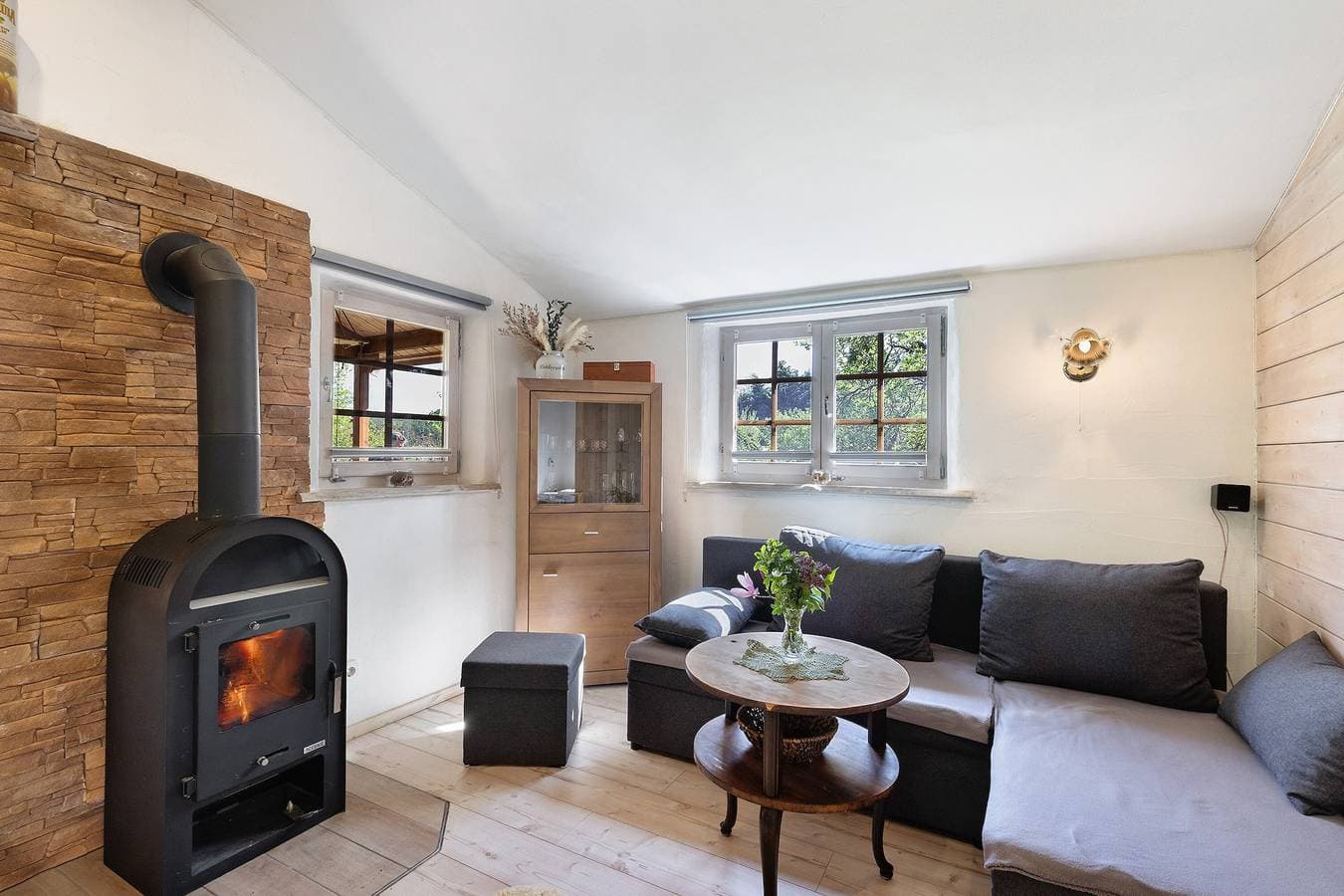 Foto 6 von 30: Ferienhaus 'Blockhütte' mit privater Terrasse und privatem Garten