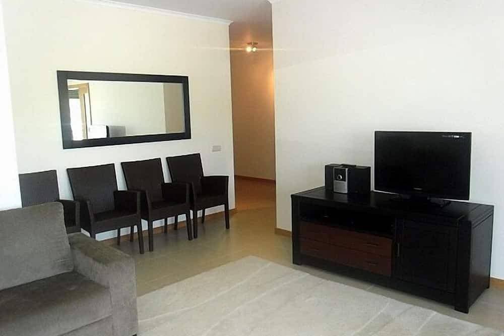 Foto 5 von 12: 2 Schlafzimmer Erdgeschoss moderne Wohnung mit erweitertem Balkon und eigenem Grill