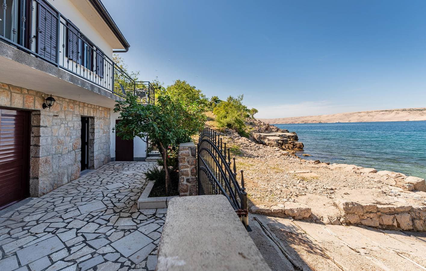 Foto 8 von 45: Urlaub am Meer: Apartment mit Meerblick, Terrasse, Parkplatz und WLAN
