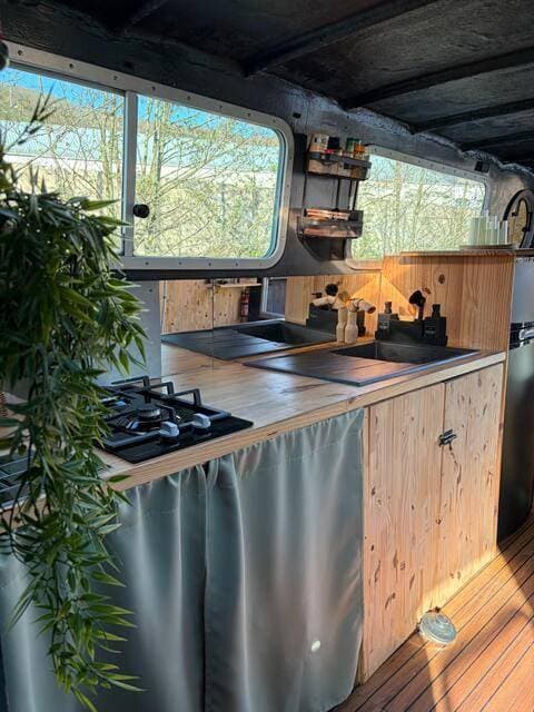Foto 2 von 12: Cabin on Boat