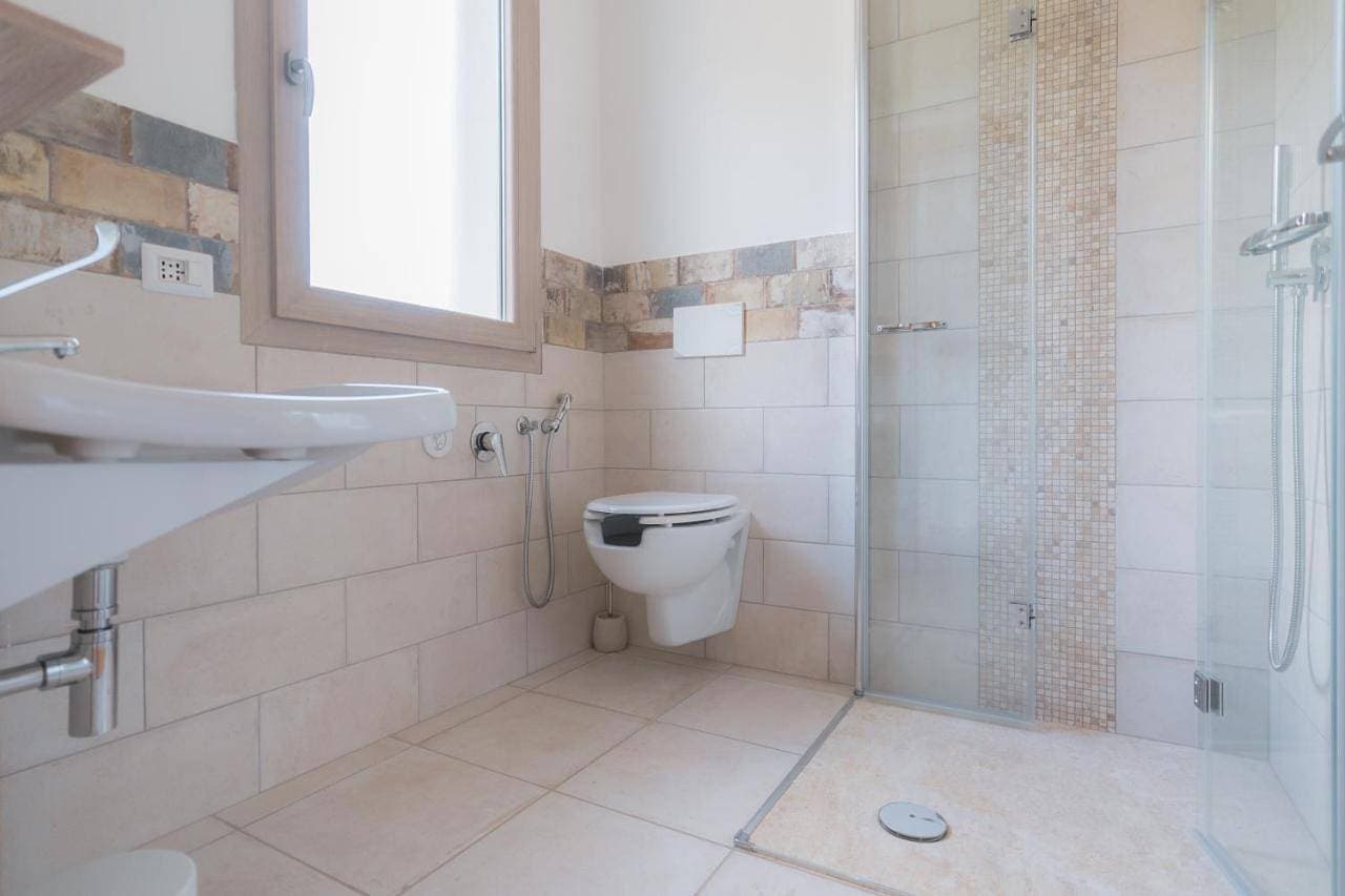 Foto 8 von 8: Quadruple Room - Disability Access