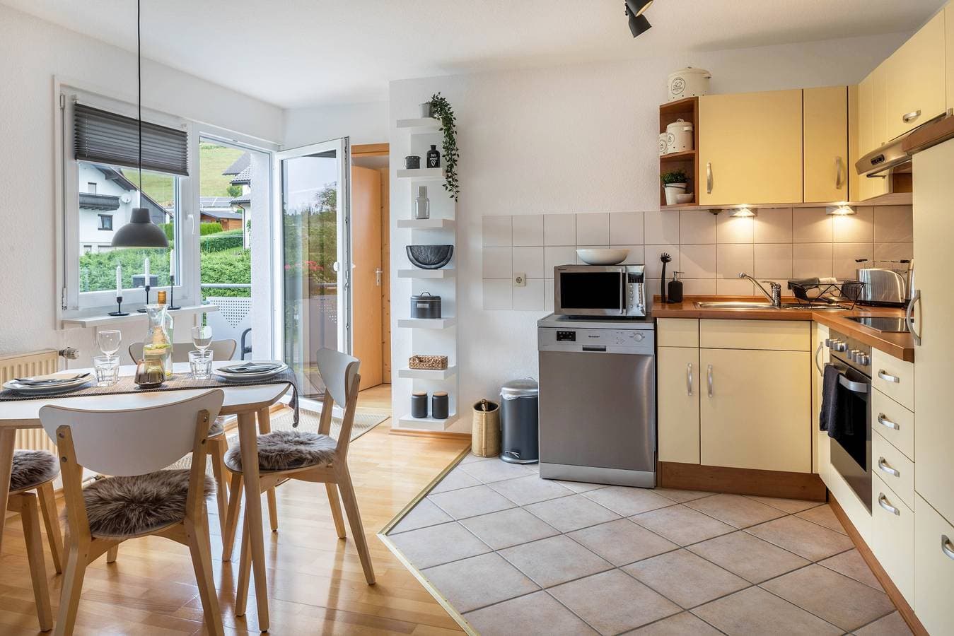 Foto 8 von 36: Ferienwohnung "Weitblick" mit Bergblick, Balkon und WLAN
