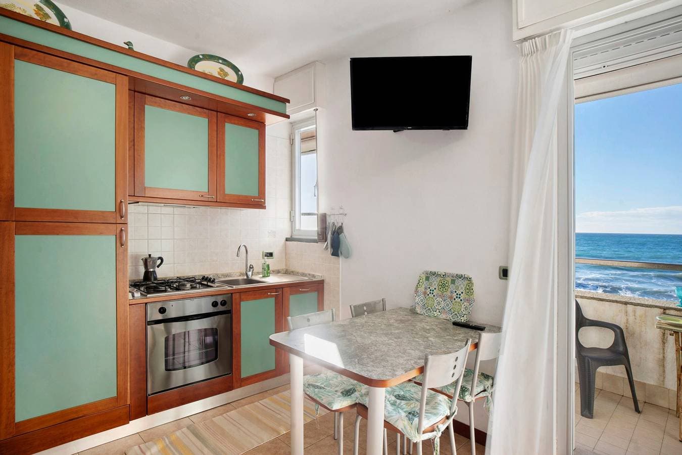 Foto 3 von 21: Ferienwohnung 'Cadorna Fronte Mare' mit Meerblick, Wi-Fi und Klimaanlage