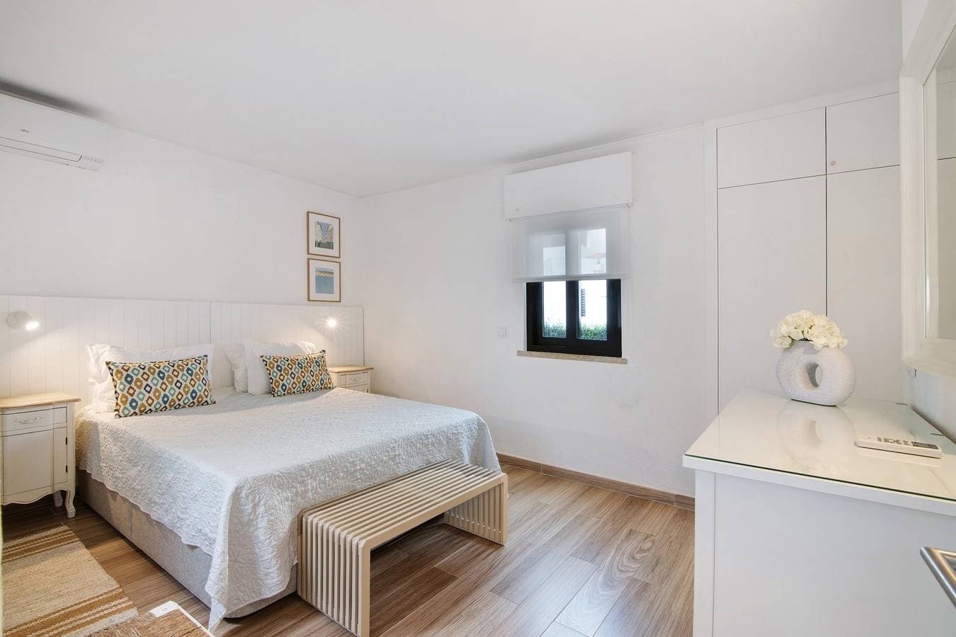Foto 10 von 25: Ferienhaus 'Pear Tree' mit privater Terrasse, WLAN und Klimaanlage