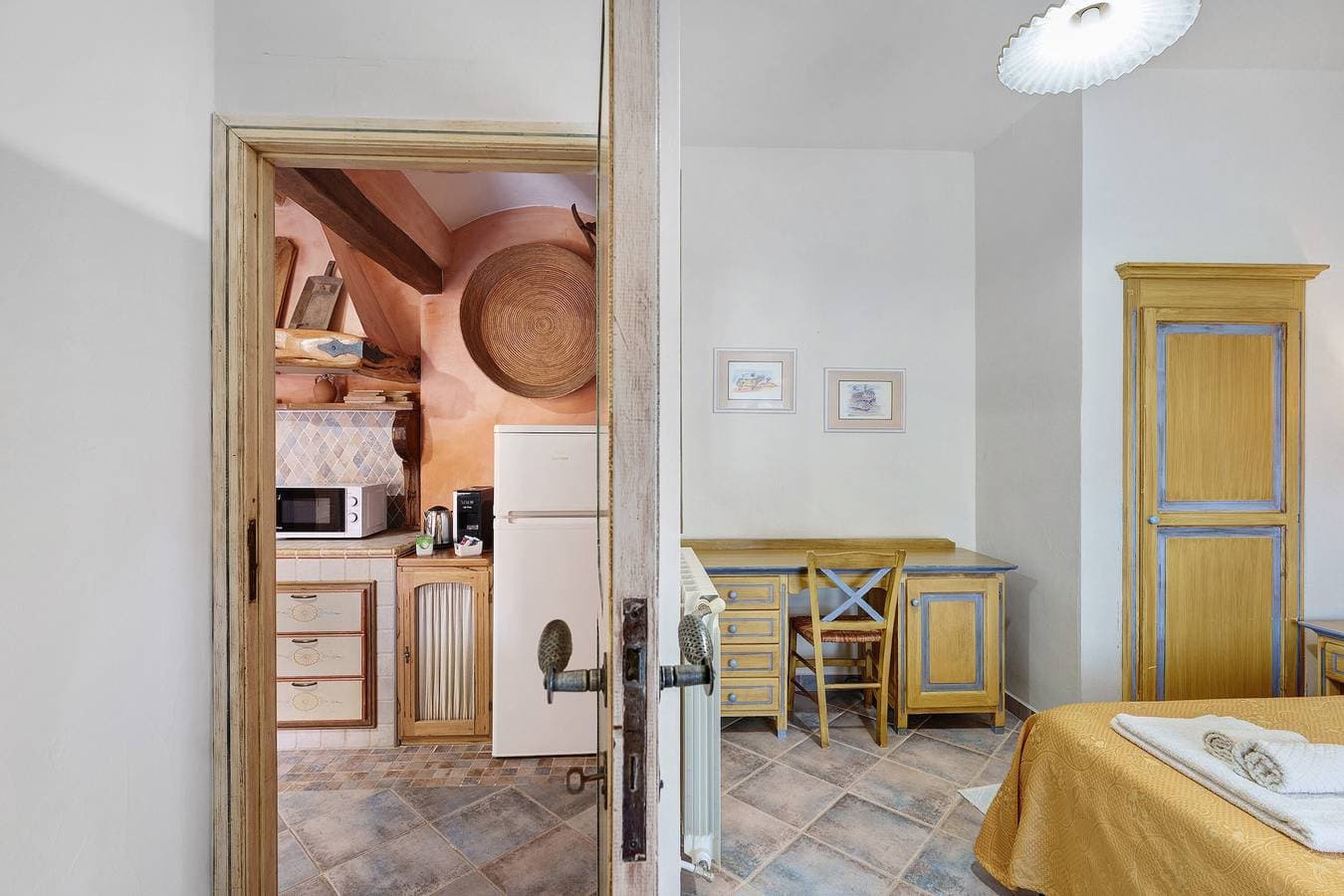 Foto 12 von 33: Zimmer 'Camera A Dorgali im B&B Sa Madalena' mit privatem Garten, WLAN und Klimaanlage