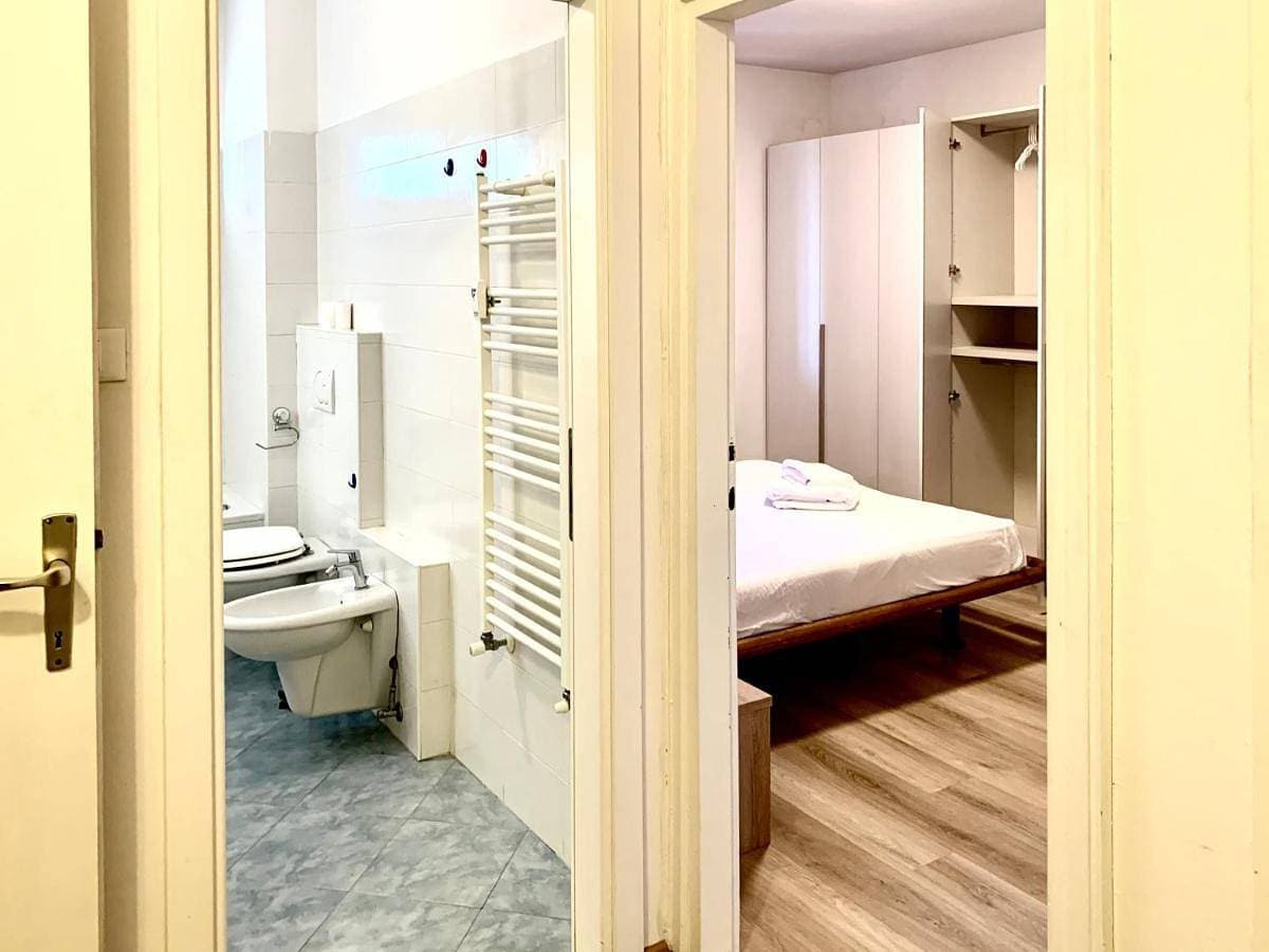 Foto 5 von 17: Two-Bedroom Apartment with Balcony