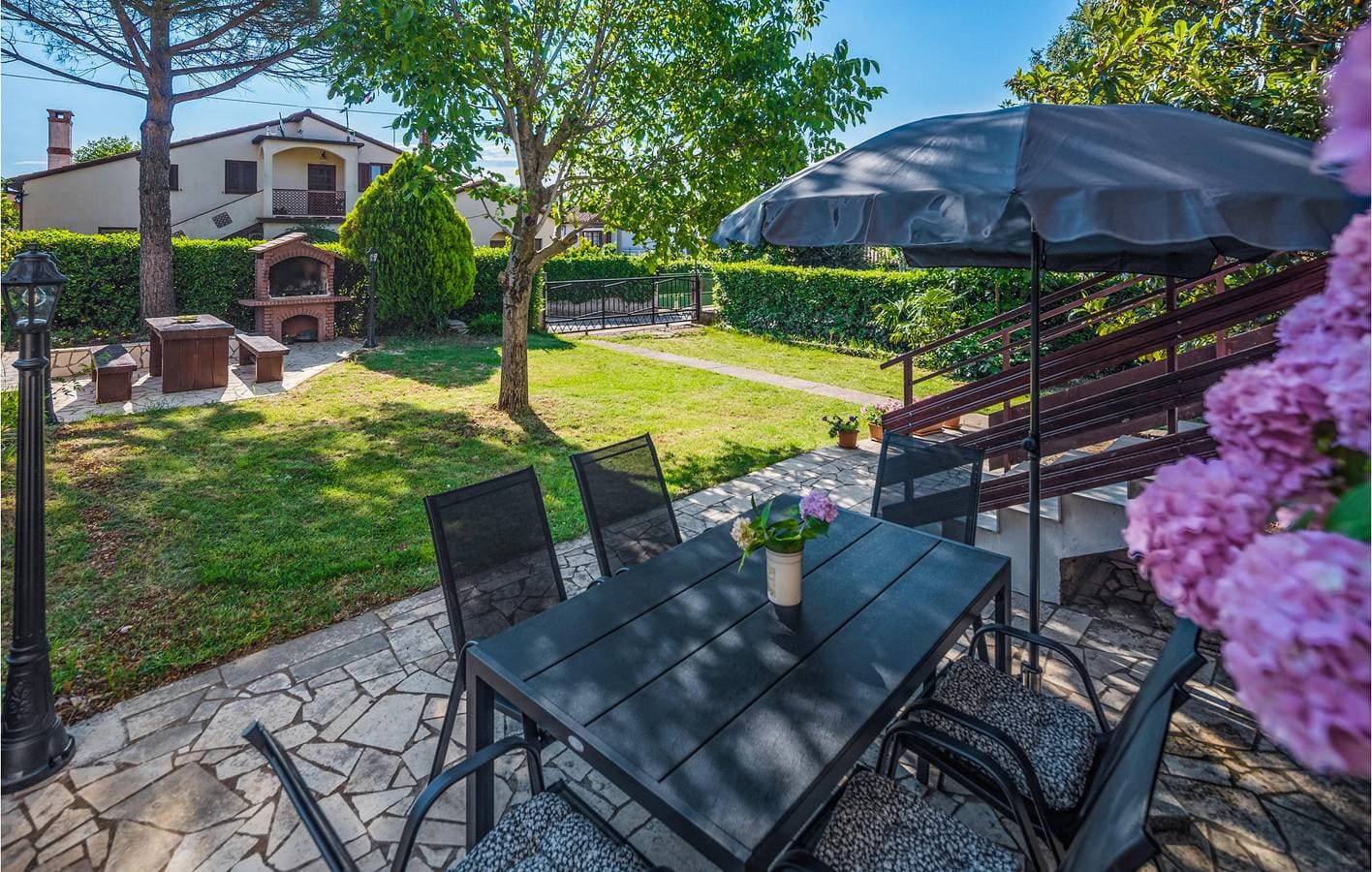 Foto 11 von 23: Charmante 75 m² große Wohnung mit Terrasse, WLAN und Parkplatz in der Nähe von Labinci