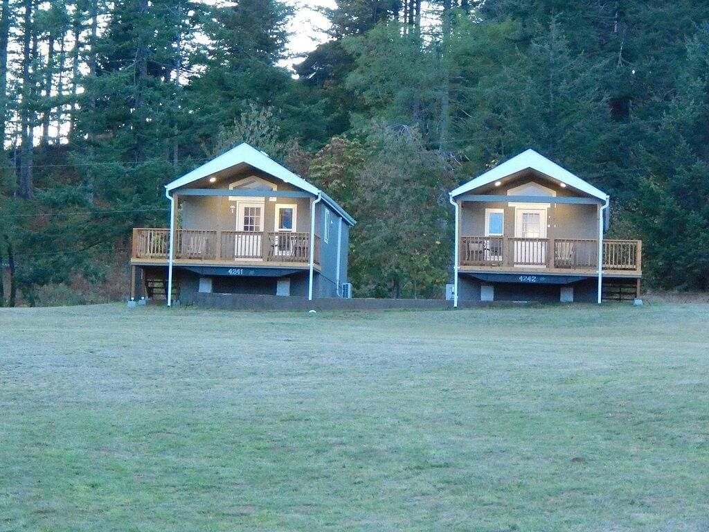 Foto 12 von 27: Mt Defiance Cabin mit Blick auf den Columbia River