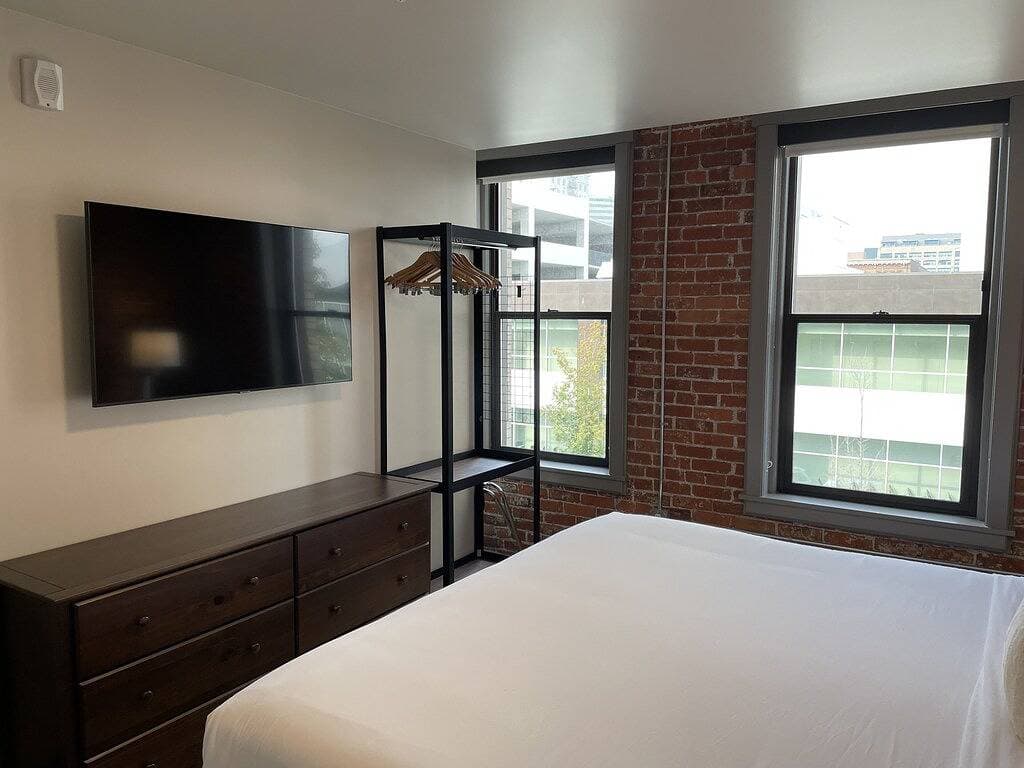 Foto 7 von 20: Marvelous 1 Bed Riverfront Park Travel Apartment