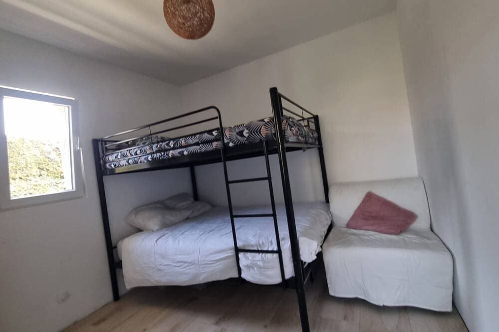 Foto 4 von 30: Vacation rental for 8 to 13 people with a heated indoor pool