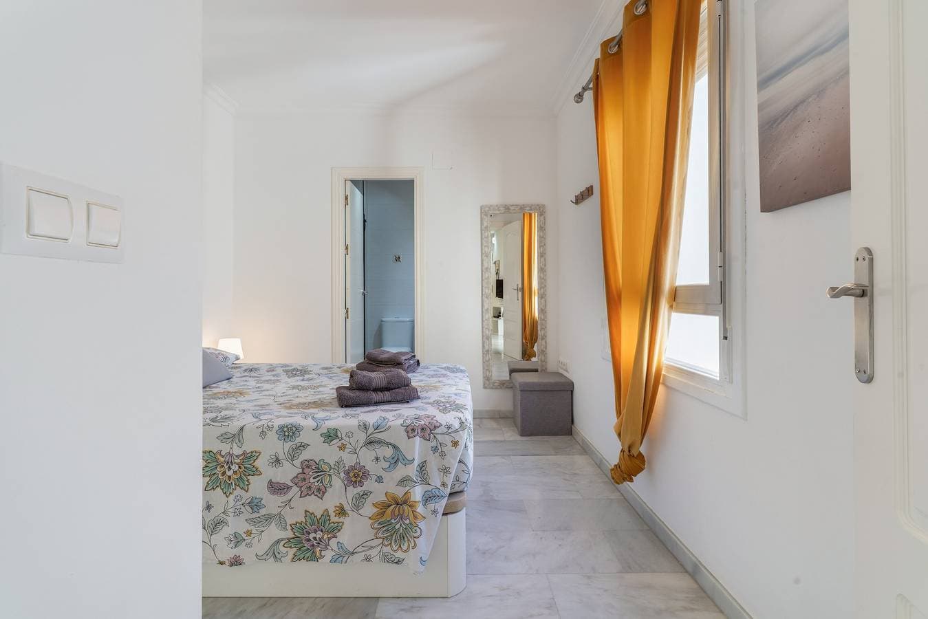 Foto 12 von 21: Apartment 'Ático Céntrico A 2min De La Playa' mit privater Terrasse, WLAN und Klimaanlage