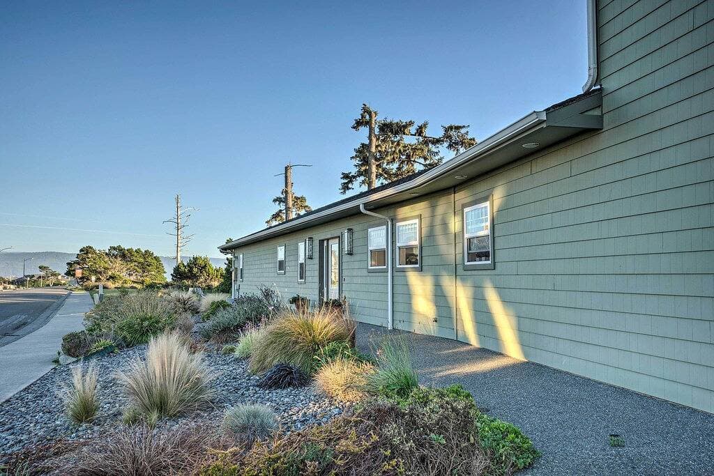 Crescent City Getaway w/ Panoramic Ocean Views! 1