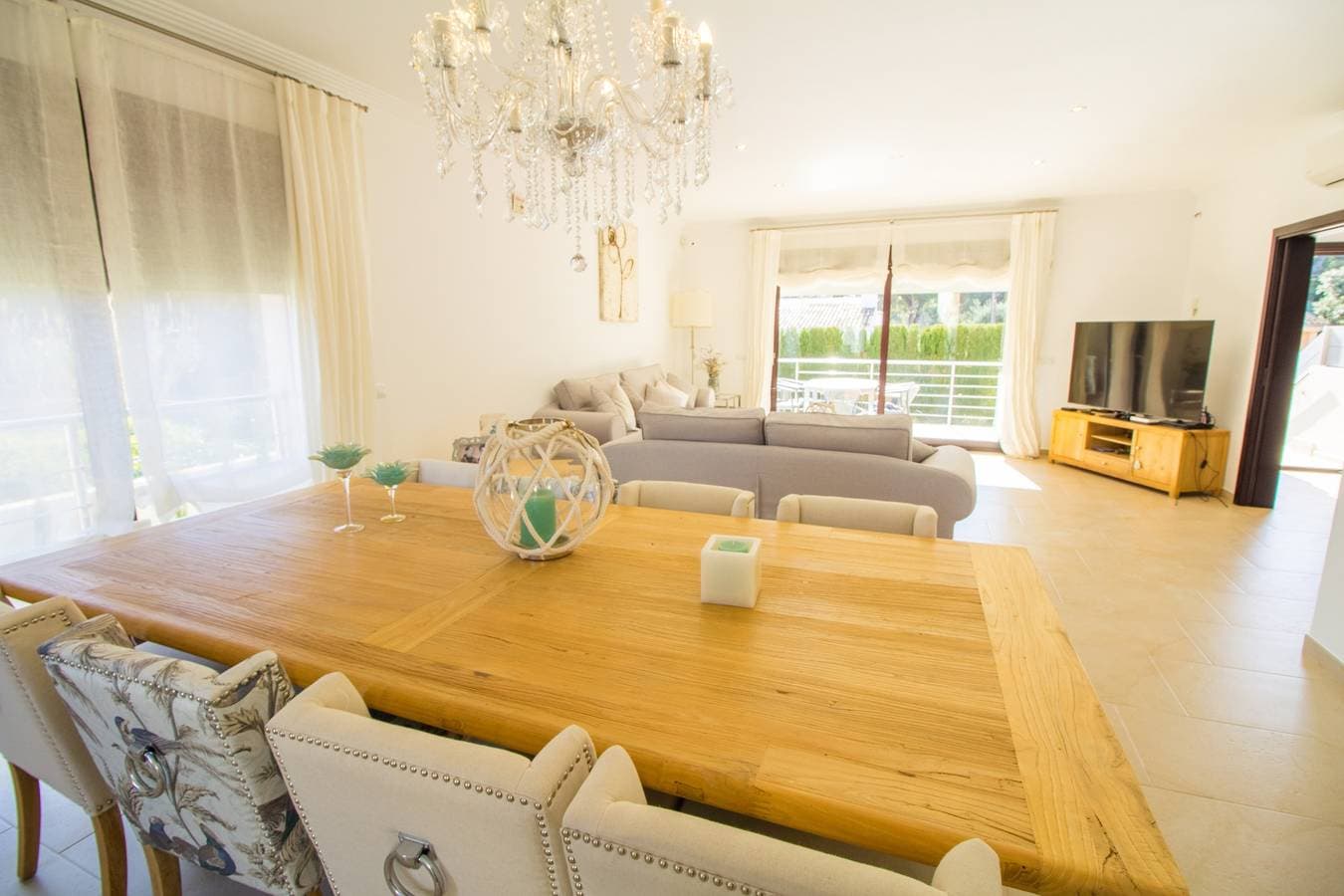 Foto 12 von 29: Sonnige Villa mit Pool, WLAN und Klimaanlage