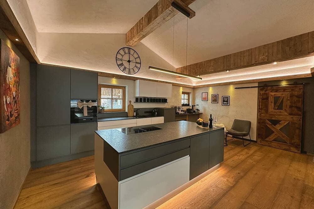 Panorama Chalet Ehrwald - Exklusive Auszeit am Fuße der Zugspitze 1