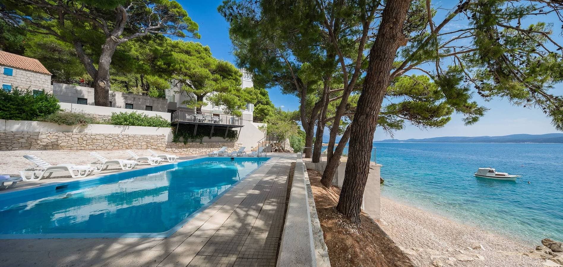 Foto 8 von 73: Luxury Beachfront Villa Sea Palace Omis with Pool