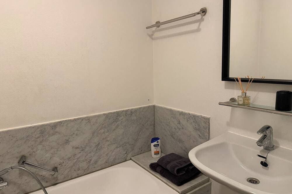 Foto 3 von 5: Accommodation with private bathroom, TV & WiFi - Quiet in Antwerp