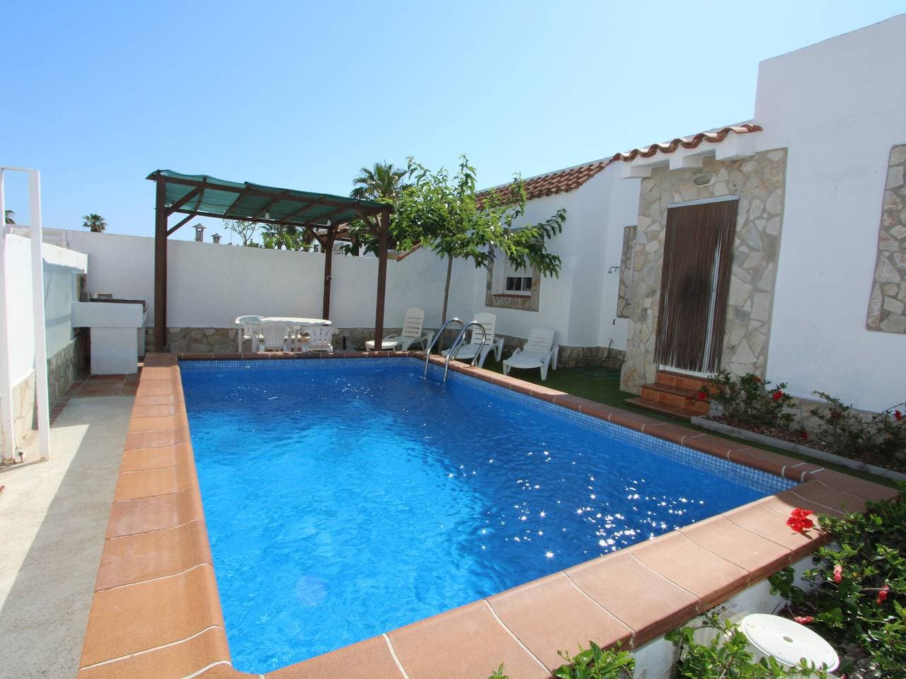 Perfekte Ferien: Meer, privater Pool, WLAN, Klimaanlage, haustierfreundlich, Hundestrand 1