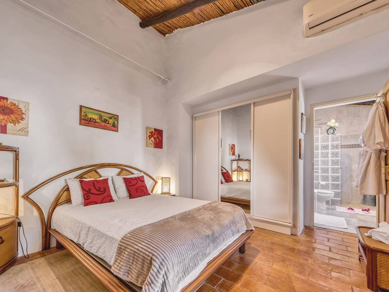 Foto 4 von 36: Haus mit privatem Pool und Klimaanlage - 6 Pers.