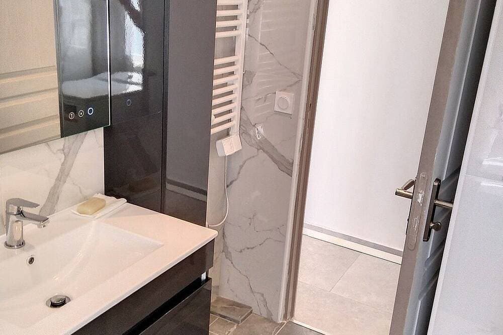 Foto 6 von 13: Résidence de la mer-Apartment-Ensuite mit Bad-Meerblick