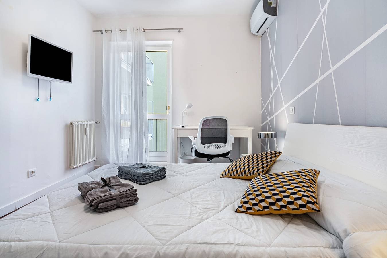 Foto 2 von 22: Ferienwohnung 'Casa Grazioli' mit Bergblick, WLAN und Klimaanlage