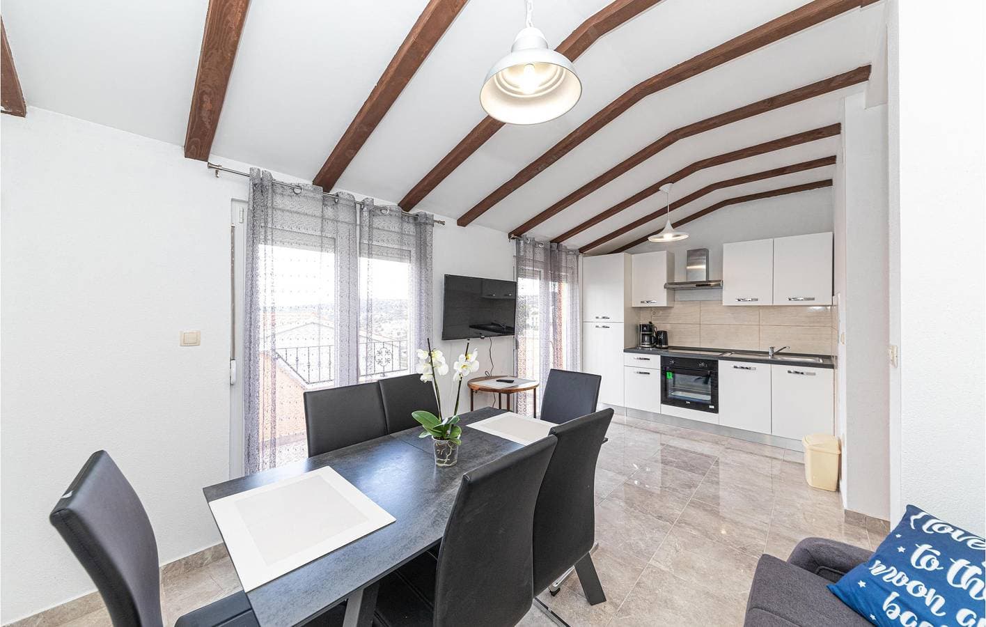 Foto 5 von 18: Apartment mit Meerblick, Terrasse, WLAN und Parkplatz – 1,5 km zum Strand