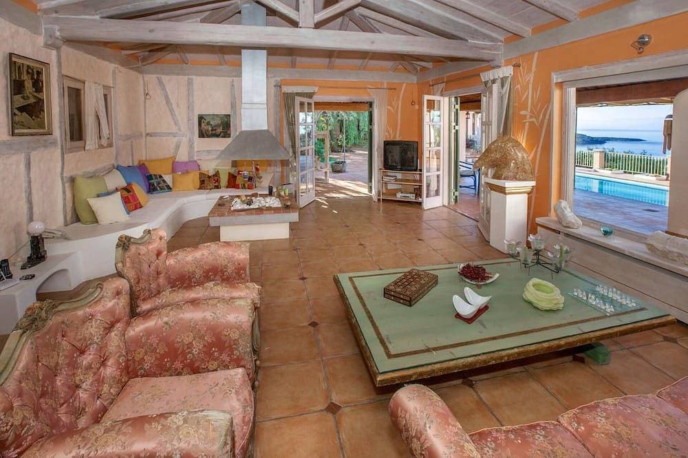 Foto 4 von 30: Einzigartige Villa mit großartigem Stil, Panoramablick auf das Meer und Swimmingpool
