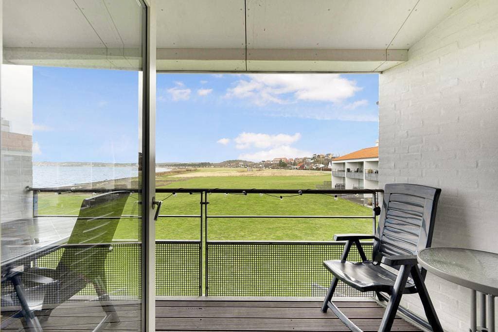Foto 2 von 19: Schöne Ferienwohnung in erster Reihe mit Panoramablick über die Ebeltoft Buc ht