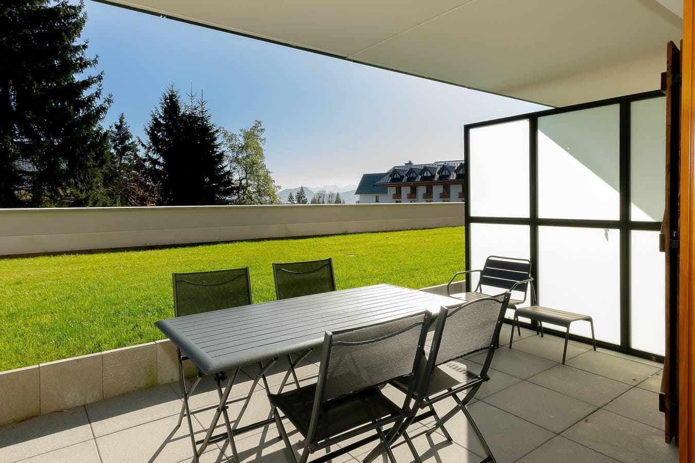 Foto 2 von 26: Appartement „Gentiane“ mit Bergblick, privater Terrasse und WLAN