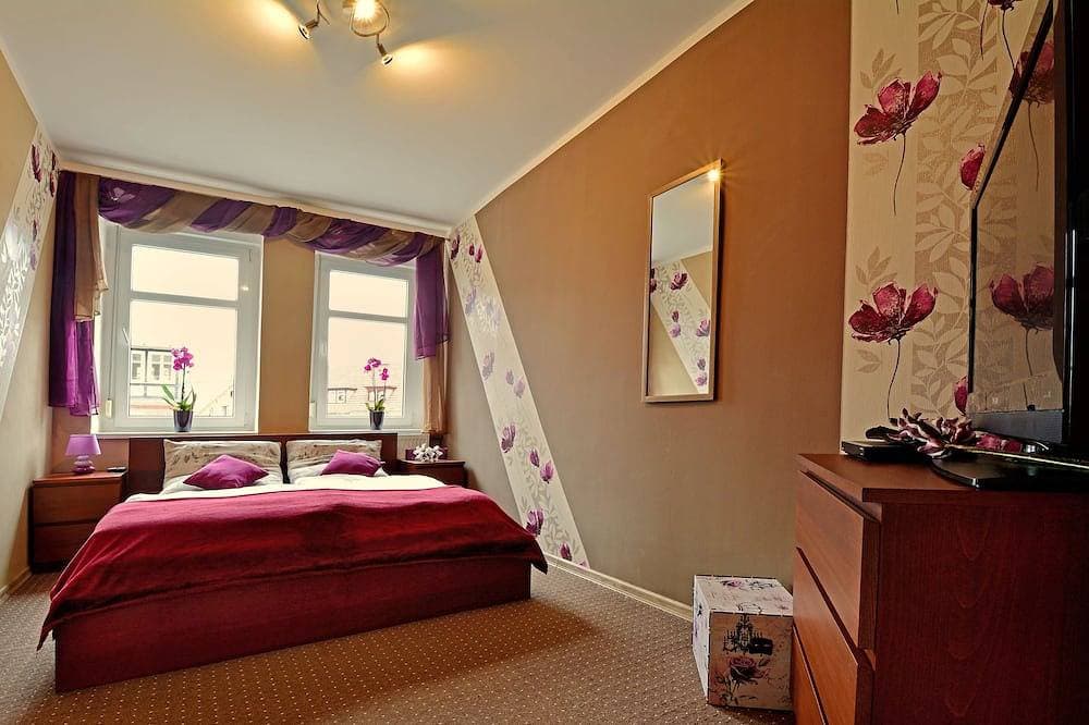 Foto 3 von 27: Feriewohnung im Herzen von Thale mit sagenhaften Blick zur Roßtrappe. ****