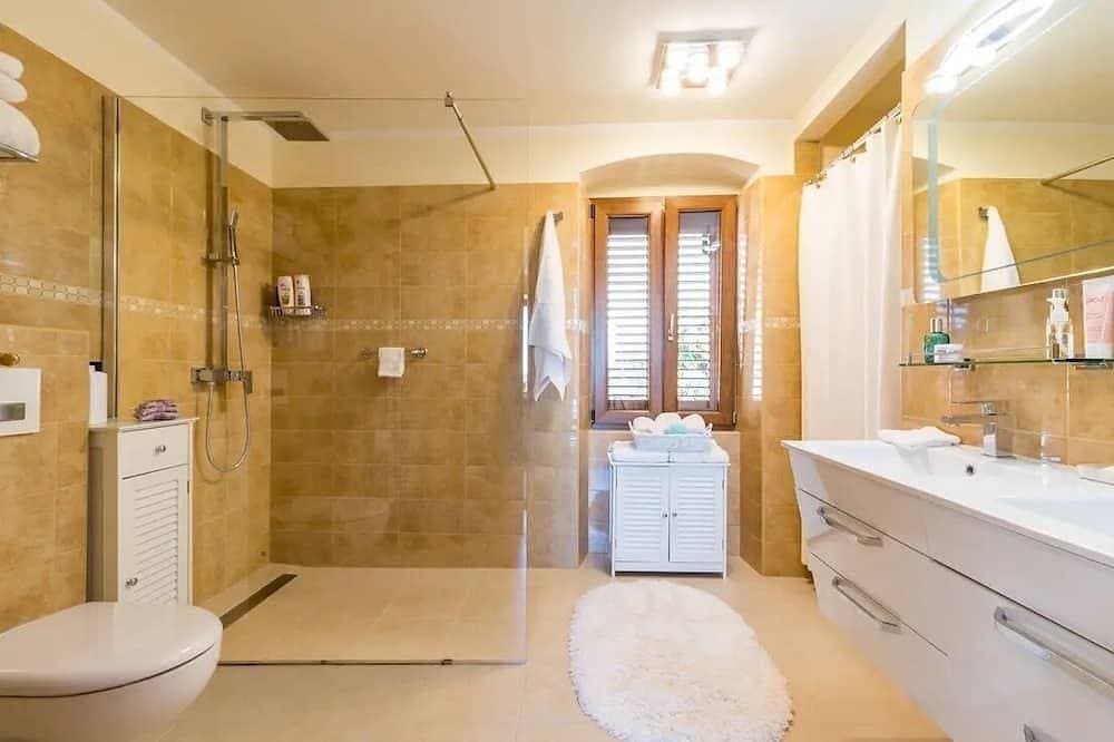 Foto 6 von 30: Steinhausvilla in historischer Umgebung