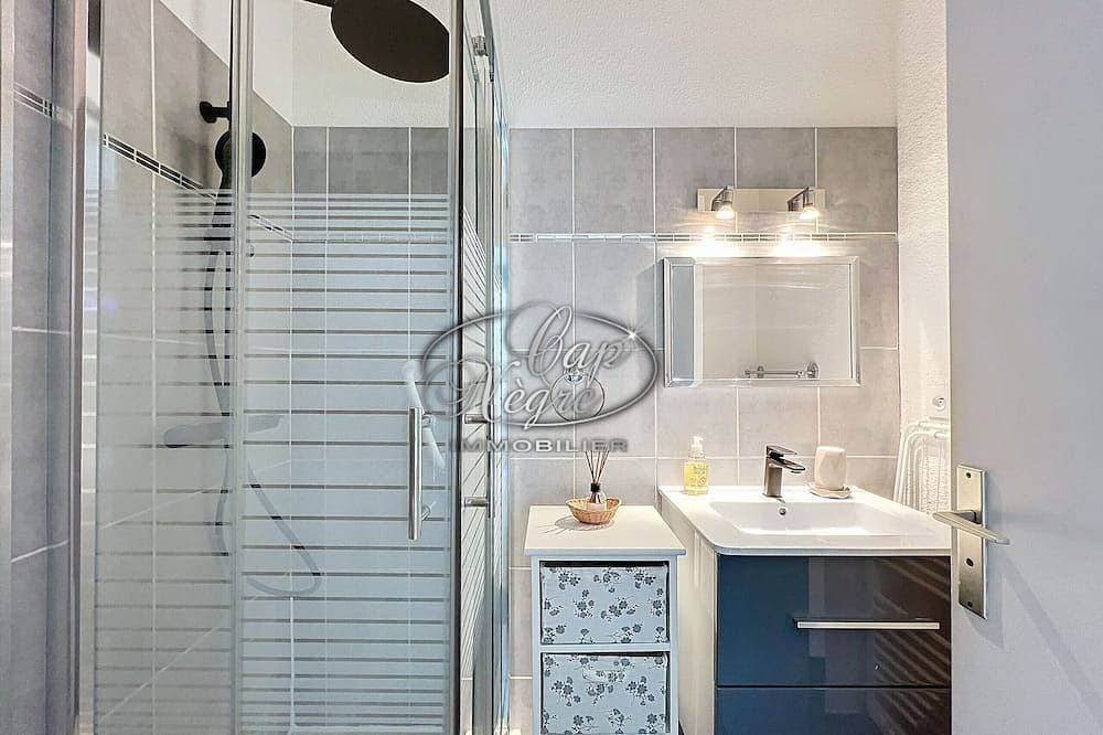Foto 2 von 8: Modern studio with sea view and direct access to Cavalière Beach