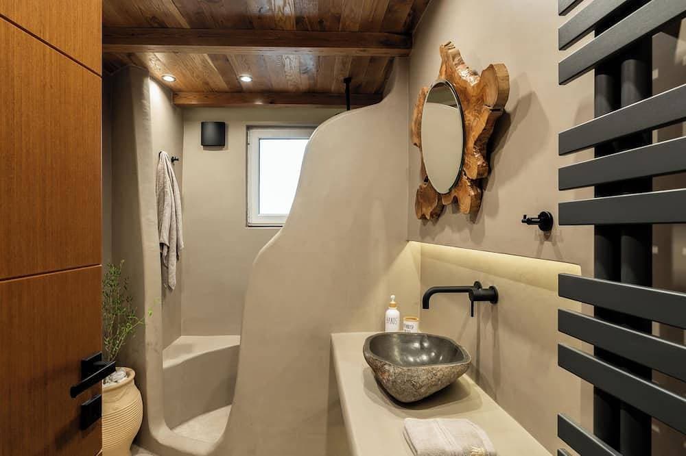 Foto 5 von 23: Rustic Boutique Retreat with Live Olive Tree, Parking and 1Gbps Fiber Internet
