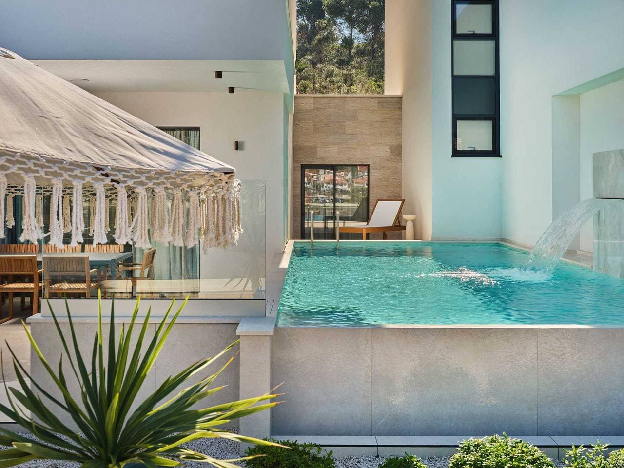 Foto 4 von 97: Luxusvilla Lunea mit Pool VI