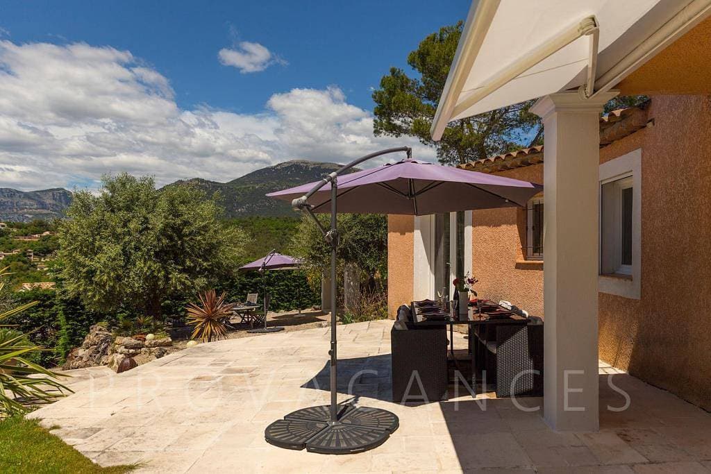 Foto 12 von 53: Schönes Ferienhaus mit Pool in Le Rouret