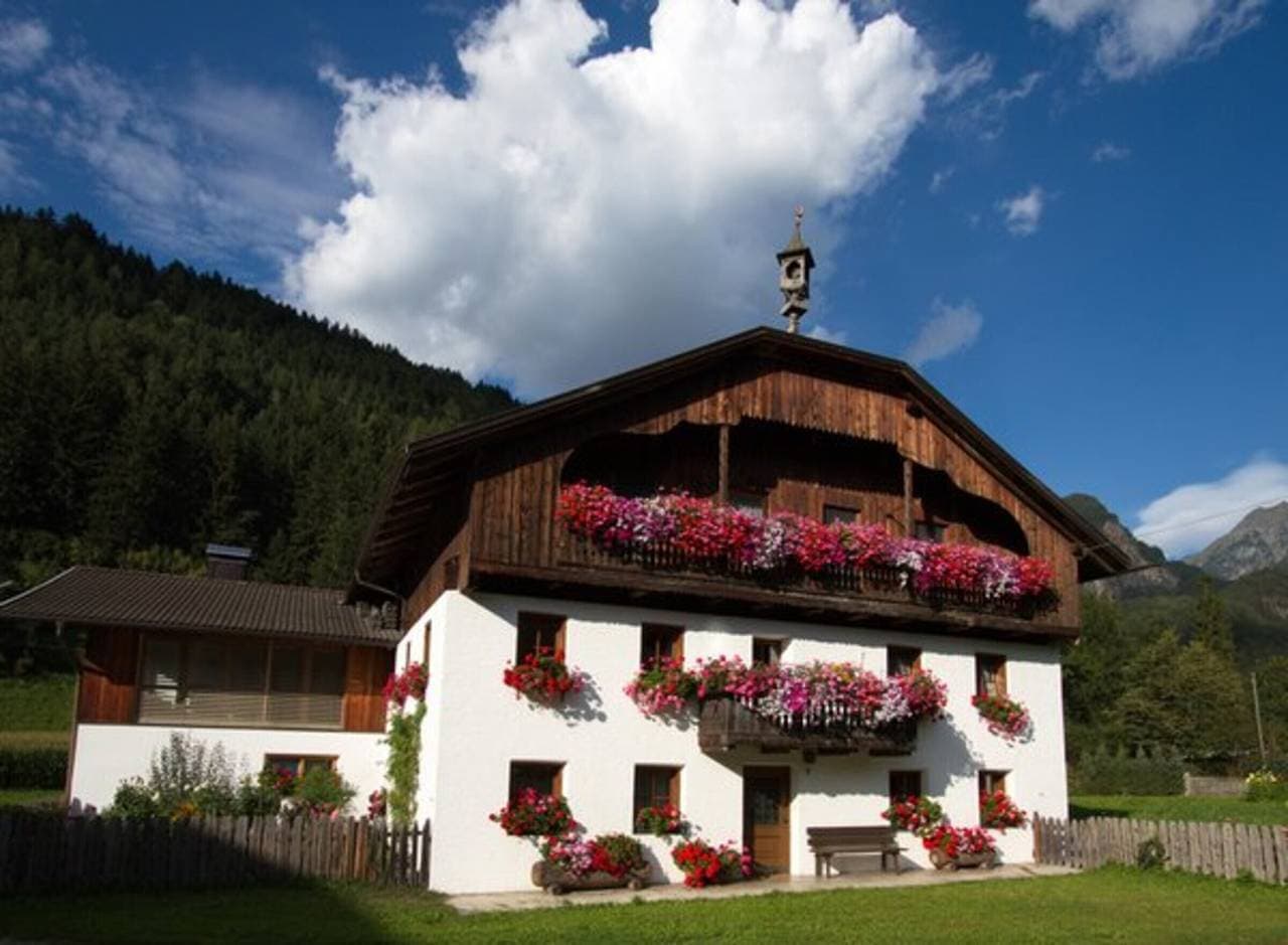 Foto 3 von 30: Ferienwohnung 'Loderhof Blumenwiese' mit Bergblick, Gemeinschaftsgarten & WLAN