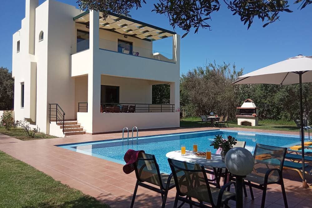 Ilos Villa, Pirgos-Villas, 300m From The Beach 1