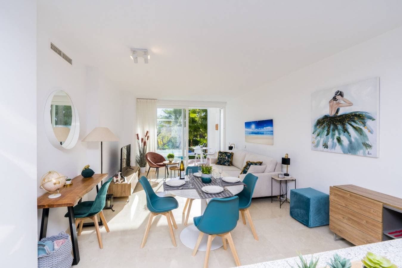 Foto 6 von 42: Stylish 2-Bed Apartment | Alcazaba Lagoon