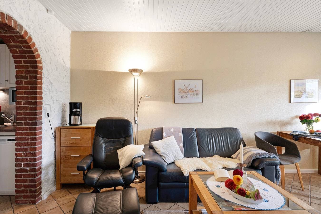 Foto 2 von 25: Ferienwohnung 'Haus Lith Deichblick' mit Meerblick, privater Terrasse und Wi-Fi