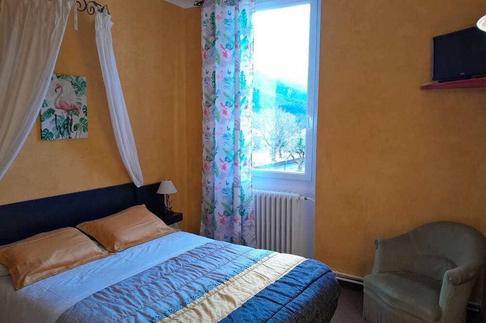 Foto 7 von 30: Bastide Familiale 15 pers river at 800m 7 bedrooms /6 bathrooms / 8 Wc private swimming pool