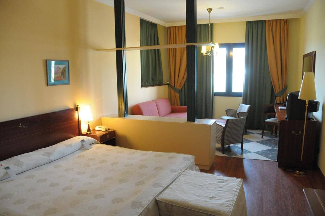 Foto 2 von 10: Double or Twin Room