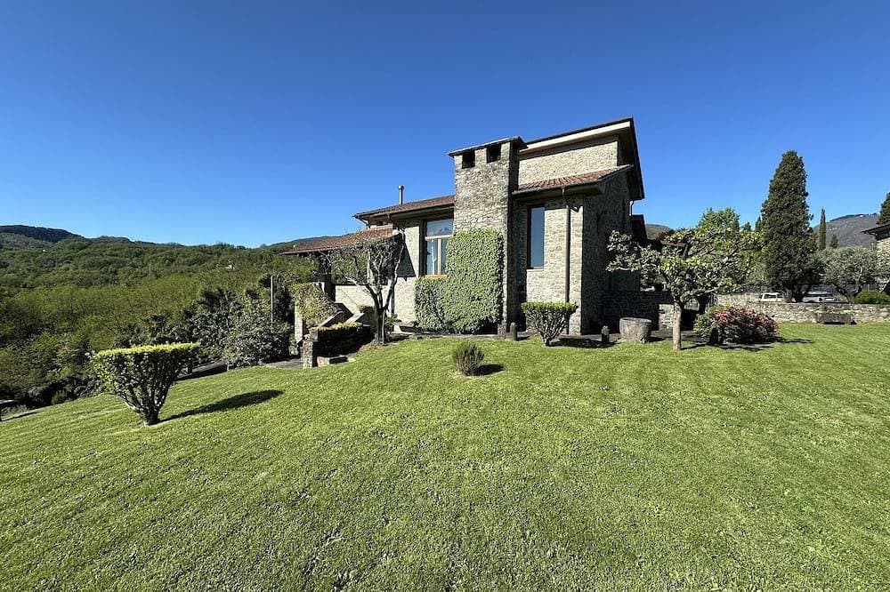 Villa Delia 6 Pax Luxury Country House w/Pool and BBQ near Versilia and 5 Terre 1