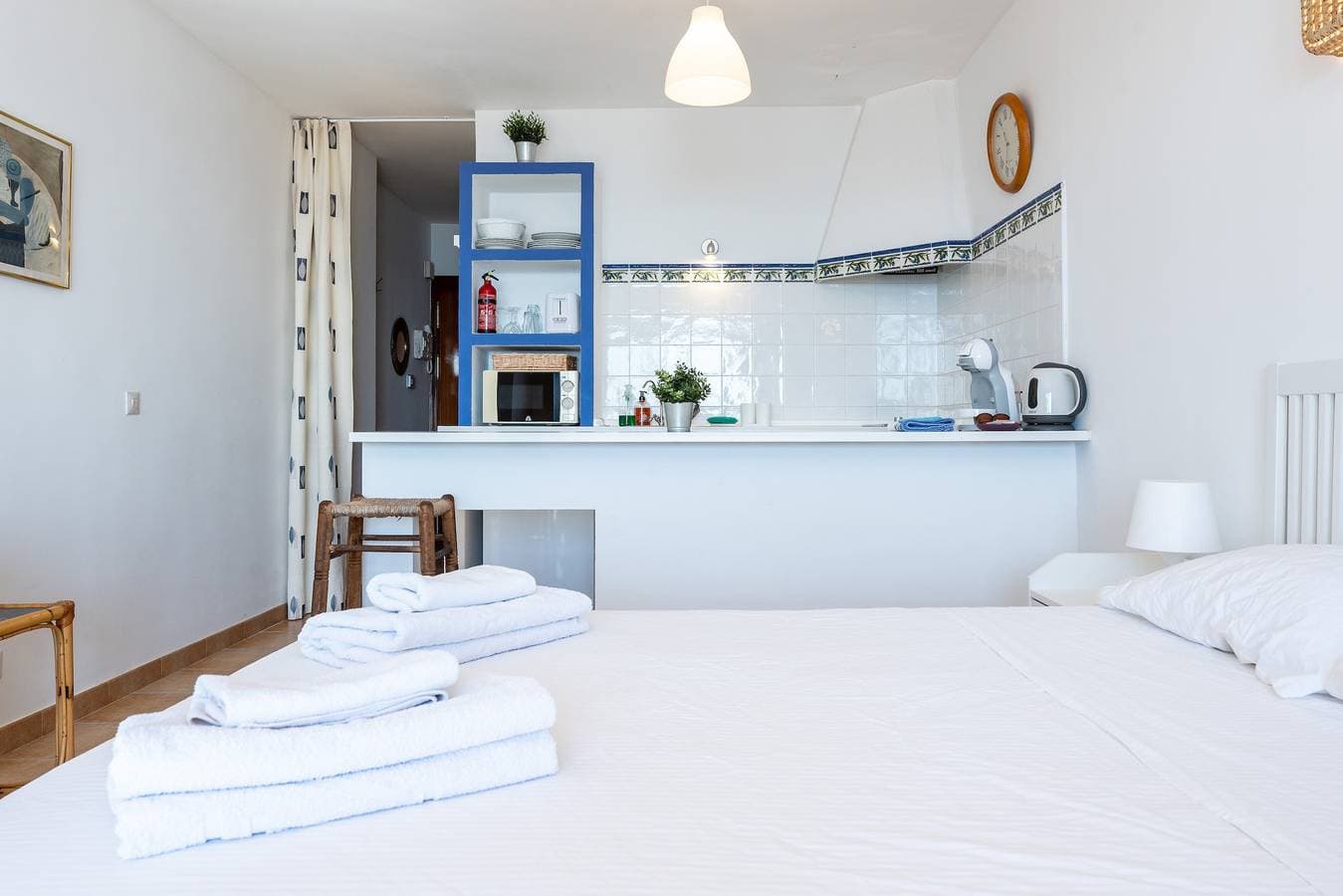 Foto 11 von 21: Einzimmerapartment 'Ventana al Mar' mit Terrasse zum Meer hin und Klimaanlage