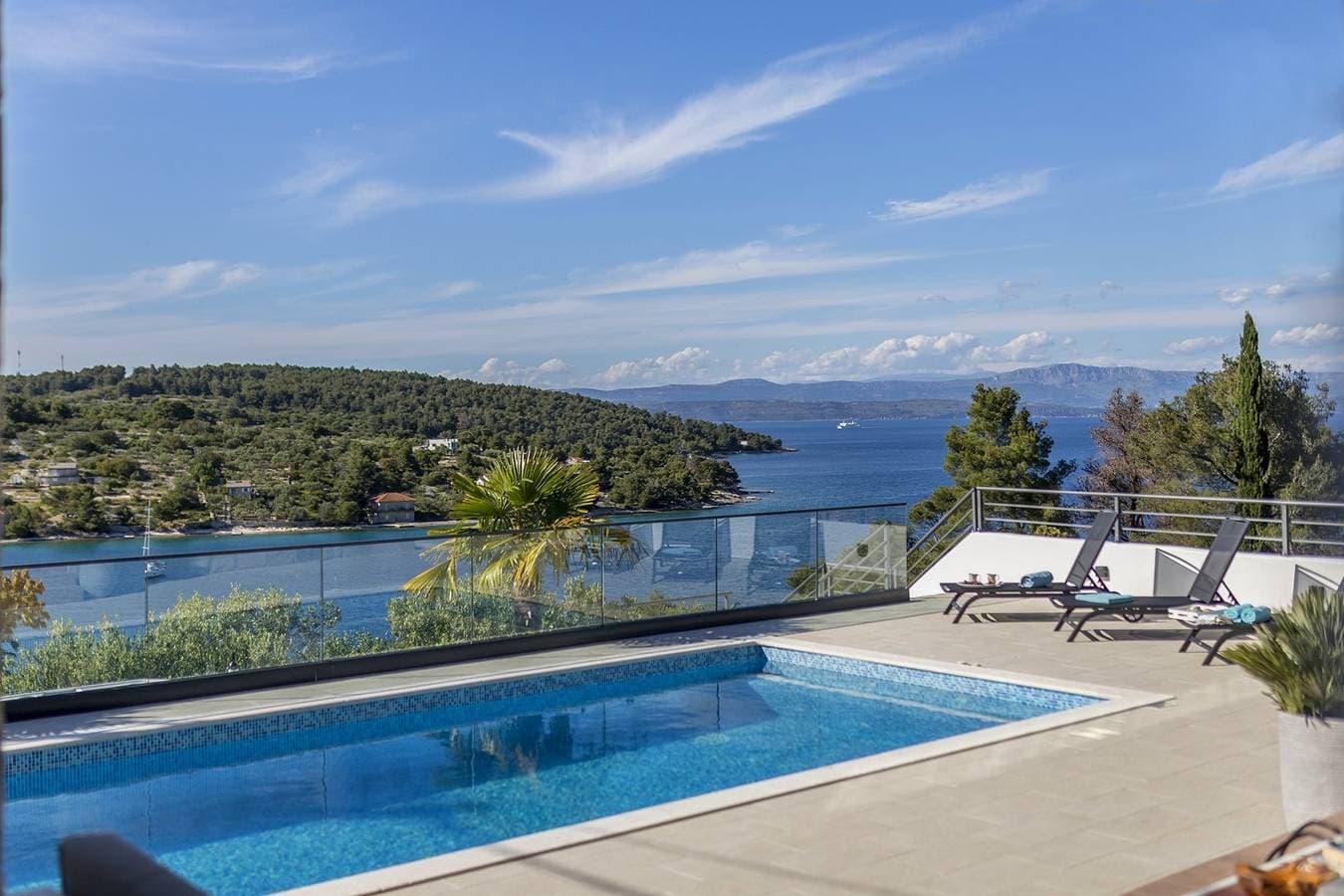 Villa Captain's Haus auf der Insel Solta mit beheiztem Pool, Whirlpool und Meerblick 1