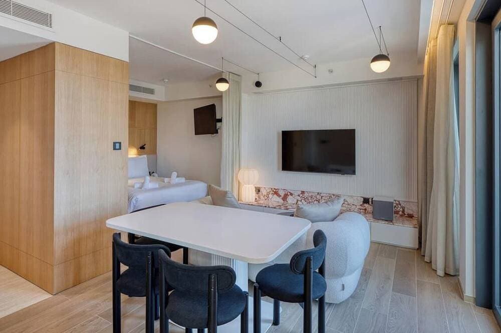 Foto 9 von 27: One of a king Top-Floor, Jacuzzi Terrace - Mercury