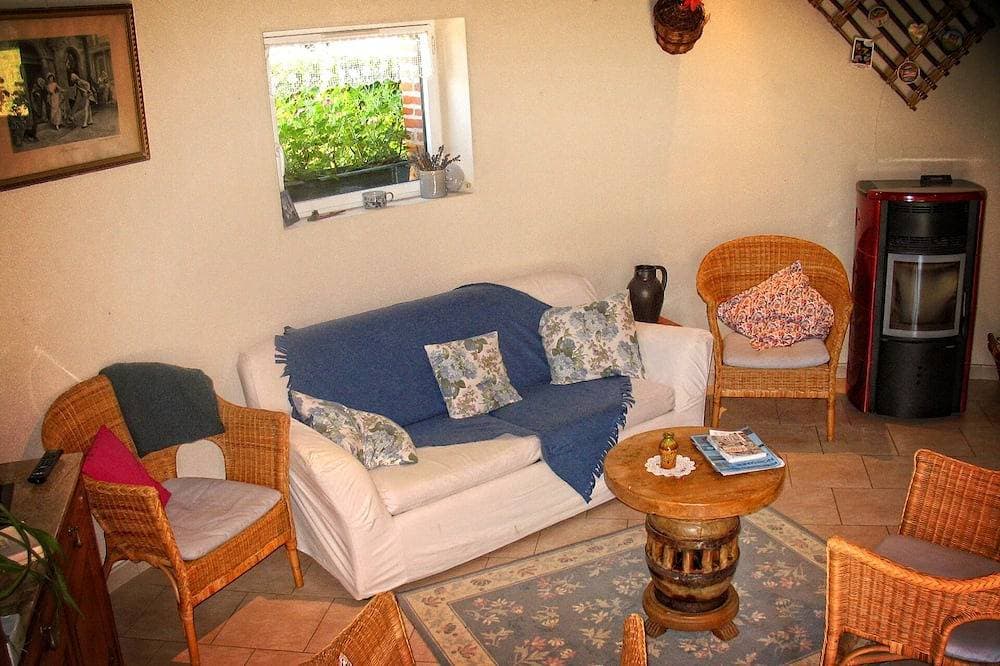 Foto 10 von 30: Gite den Frühling, rundes Haus, Ruhe, großer Garten, Spiele, Haustiere willkommen.