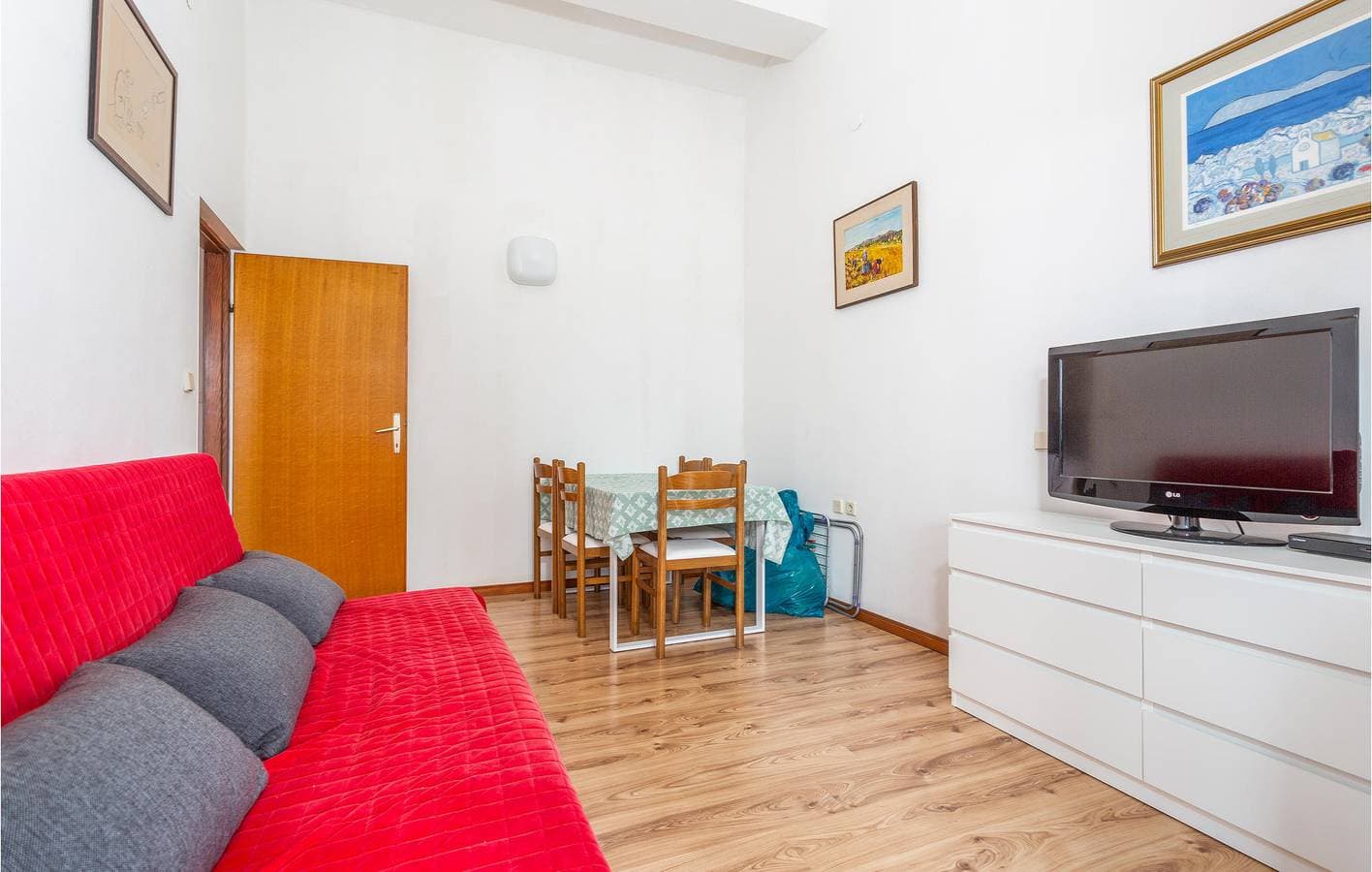 Foto 5 von 14: Gemütliches Apartment mit Terrasse, WLAN, Parkplatz und Strandzugang in der Nähe