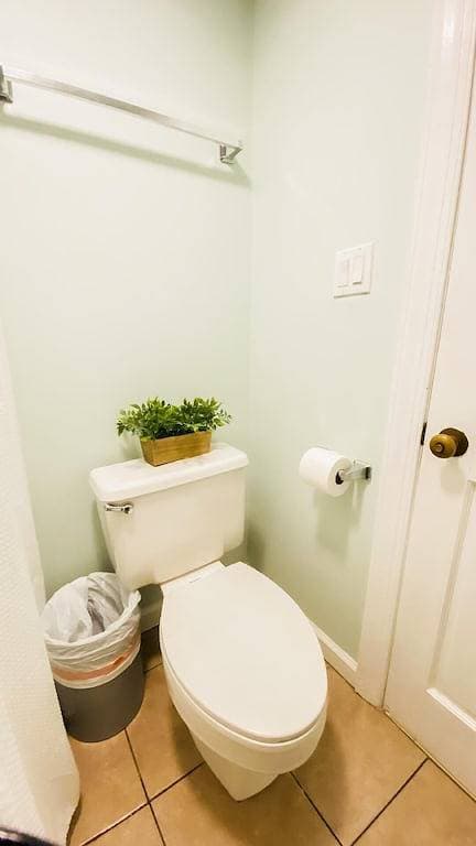 Foto 3 von 18: Beachfront Condo, sleeps 6, pools, hot tub, tiki bar, golf carts allowed