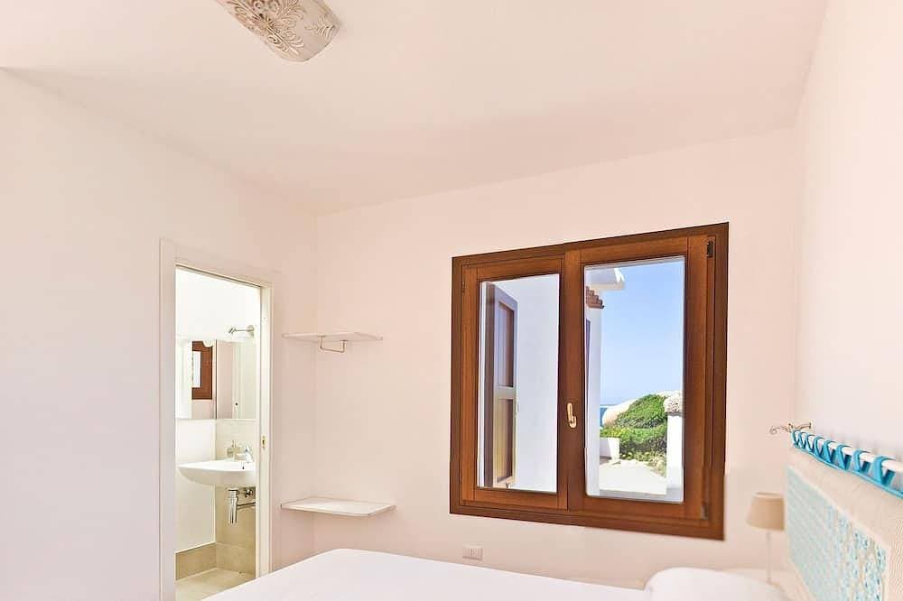 Foto 8 von 30: Beachfront villa on the first row with breathtaking sea view