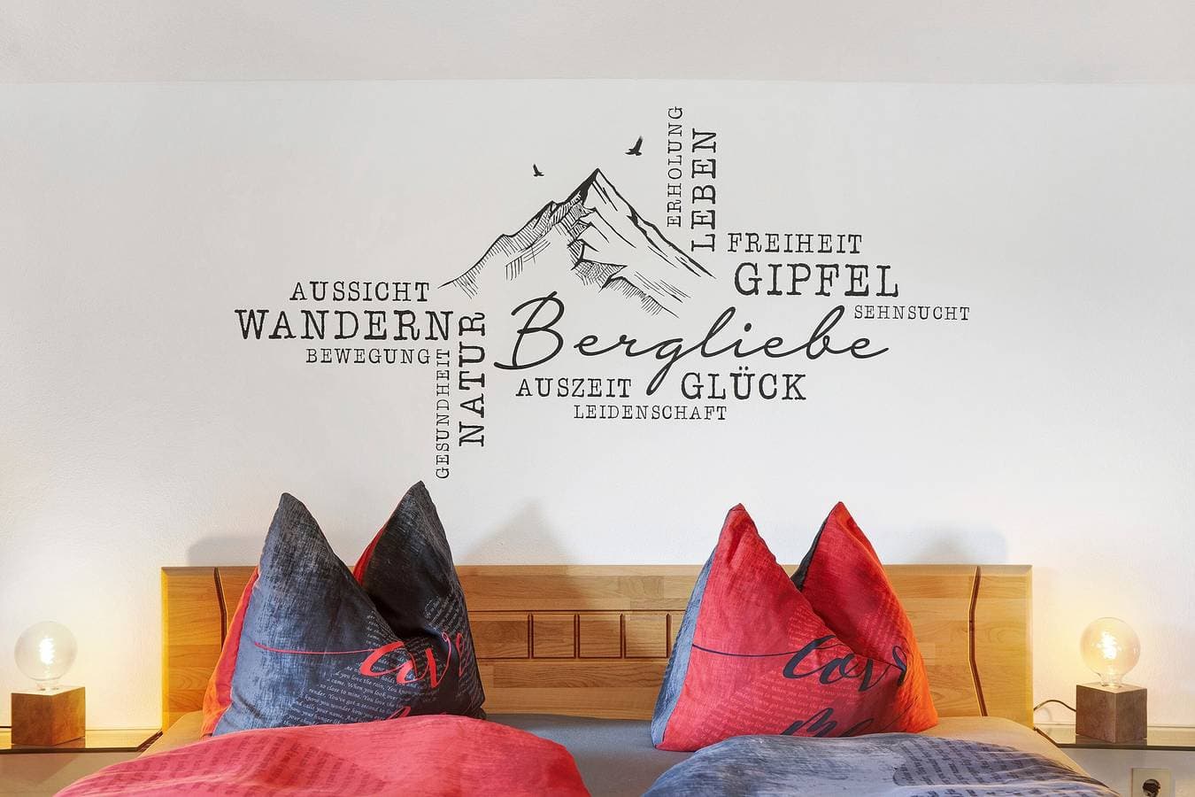 Foto 5 von 30: Einzimmerapartment 'Aschaubichl - Wohnung Anemone' mit Bergblick, Balkon und WLAN